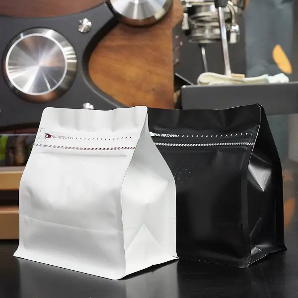 150g horizontal stock coffee bags in white and black plastic materials